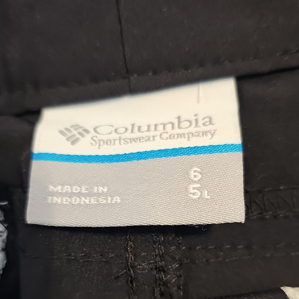 Columbia Women's Black High Waist Shorts - Picture 2 of 6